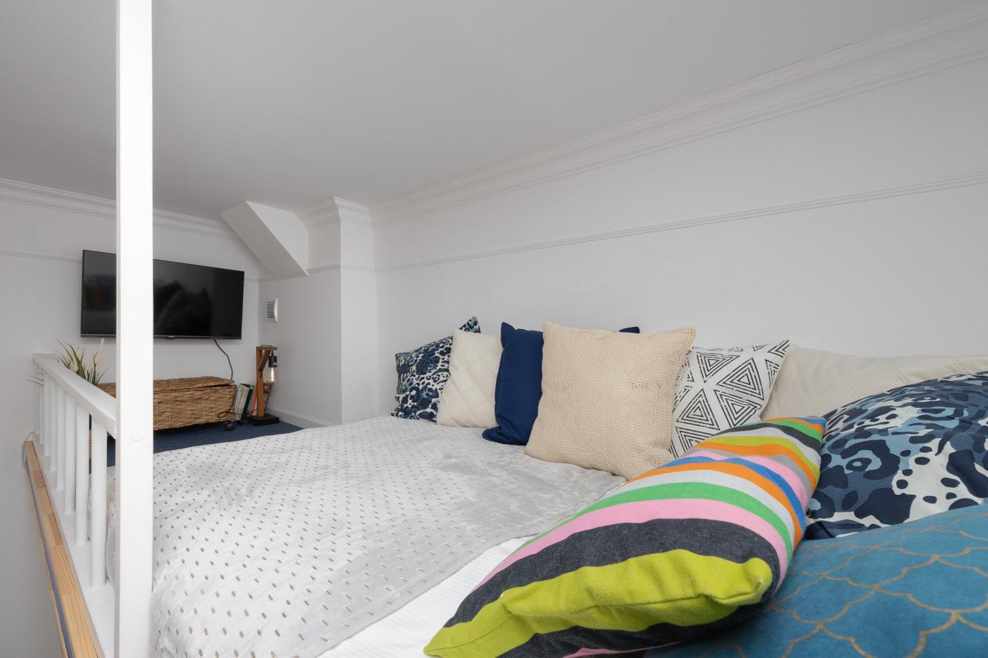 Spacious In The Center By Rent Like Apartament *