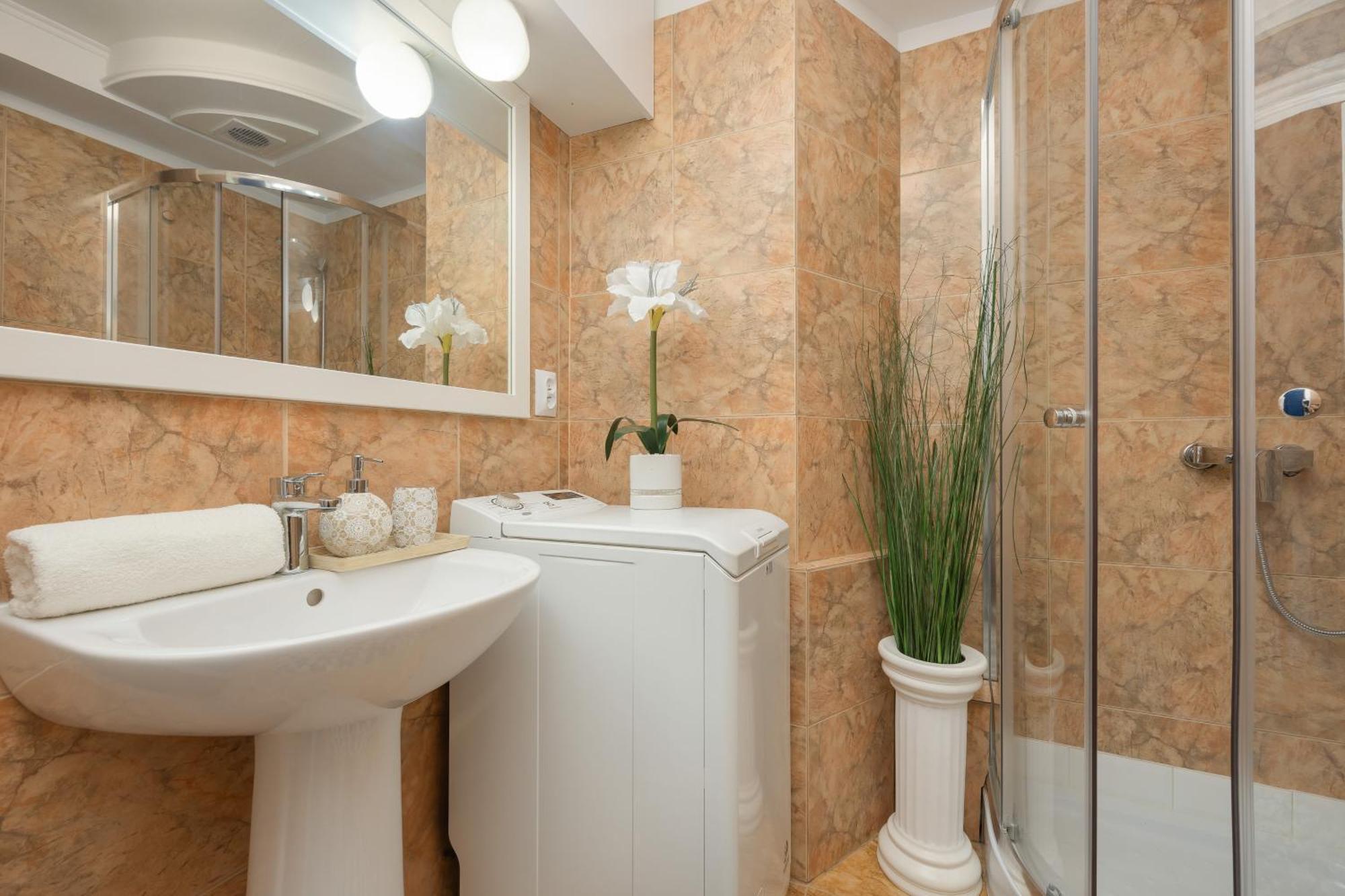 Spacious In The Center By Rent Like Apartament Warszawa